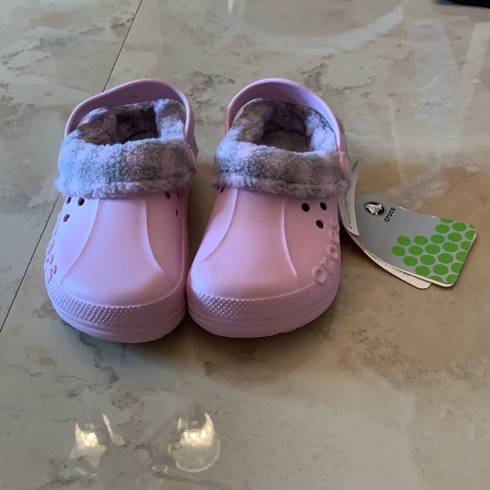 pink fur lined crocs